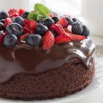 gf-vegan-cake-and-berries